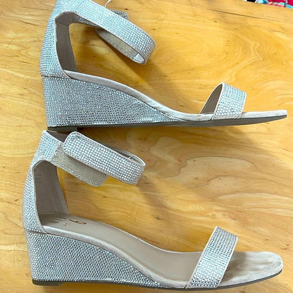 Beautiful silver rhinestone studded wedge sandals!